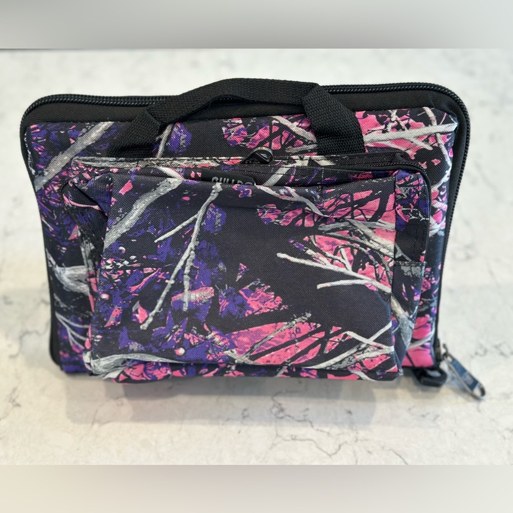 Bulldog pistol case
